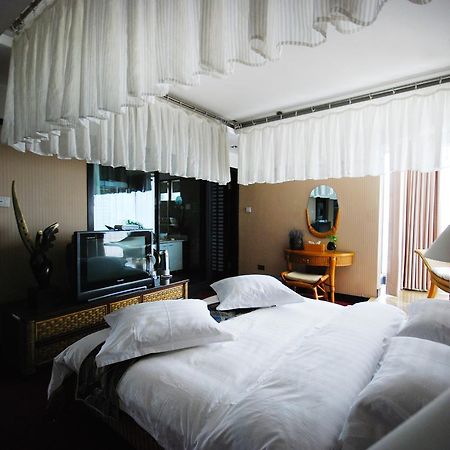 Xinjiang Yema International Clubhouse Hotel Urumqi Exterior photo