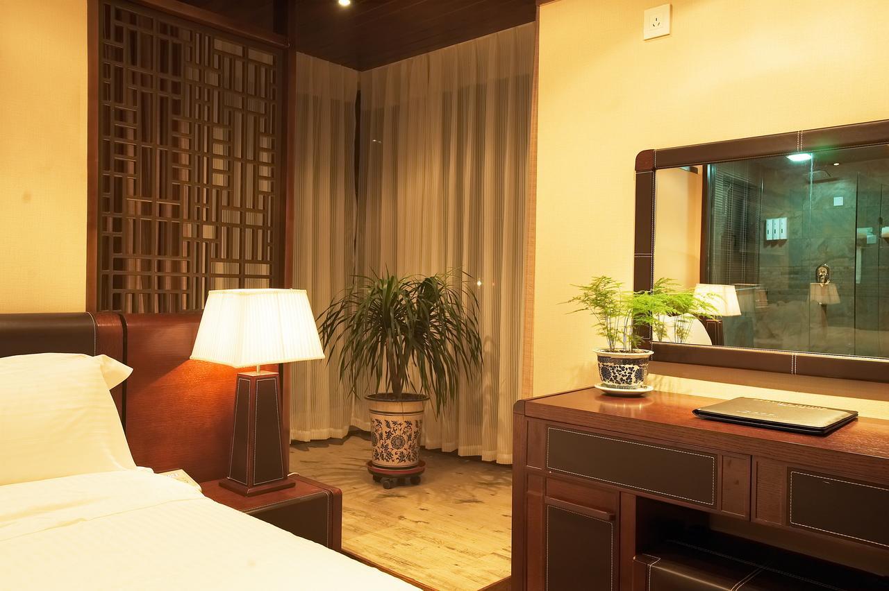 Xinjiang Yema International Clubhouse Hotel Urumqi Exterior photo