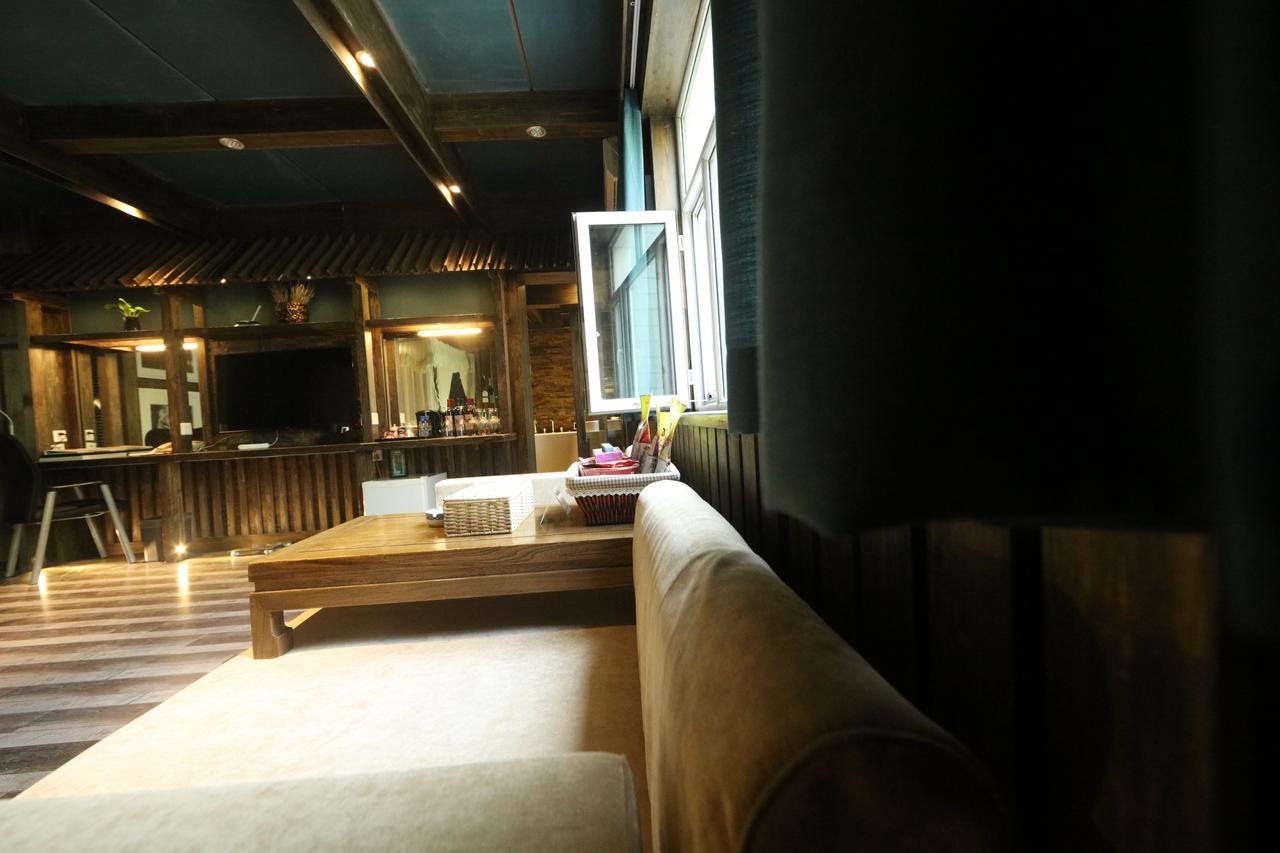 Xinjiang Yema International Clubhouse Hotel Urumqi Exterior photo