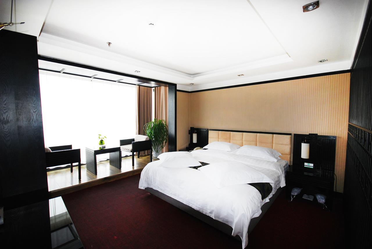 Xinjiang Yema International Clubhouse Hotel Urumqi Exterior photo
