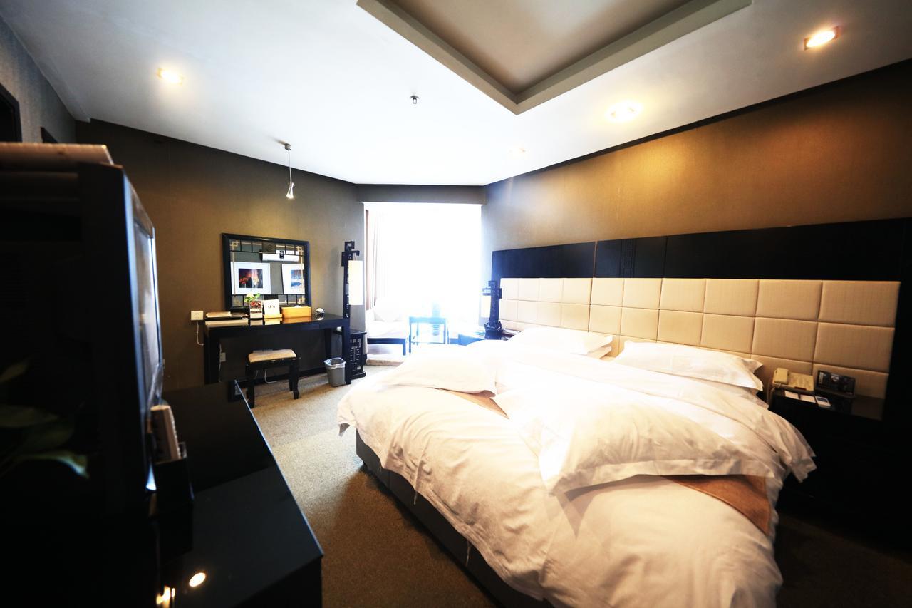 Xinjiang Yema International Clubhouse Hotel Urumqi Exterior photo